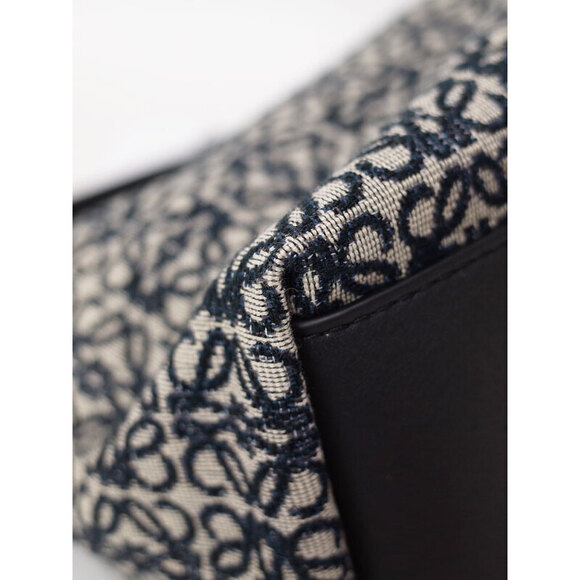 Loewe Cuy Bag Handbag - Picture 4 of 9